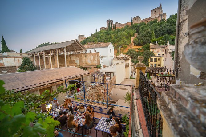 4 neighborhoods 4 cultures. Half day private tour in Granada - La Madraza and Sacromonte caves, learning and flamenco in the same afternoon