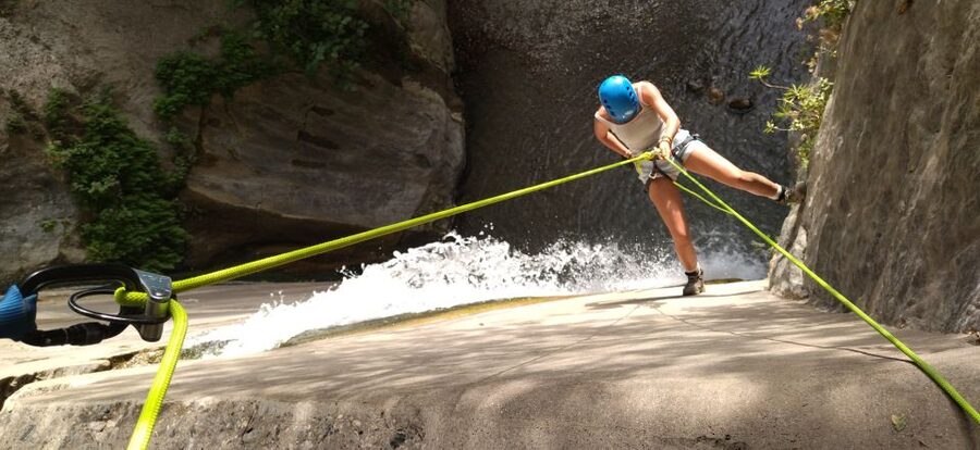 Adventure Cahorros, Monachil/ Climbing and abseiling Granada - Guided climbing practice in Los Cahorros