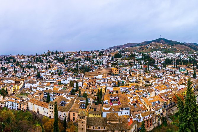 Albaicín & Sacromonte Walking Tour - Start at Plaza Isabel la Católica: Columbus, Queens, and Granada’s Center