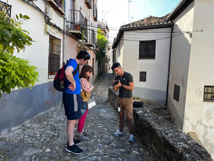 Albayzín: Granada's Albayzín Tour with Food Tasting - Plaza de Santa Ana start point, then a calm warm-up