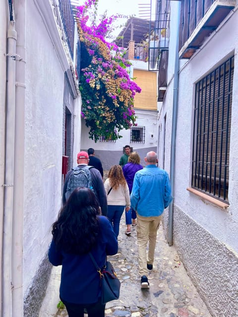 Albayzín: Granada's Albayzín Tour with Food Tasting - Mirador de San Nicolás and the tea break with real payoff