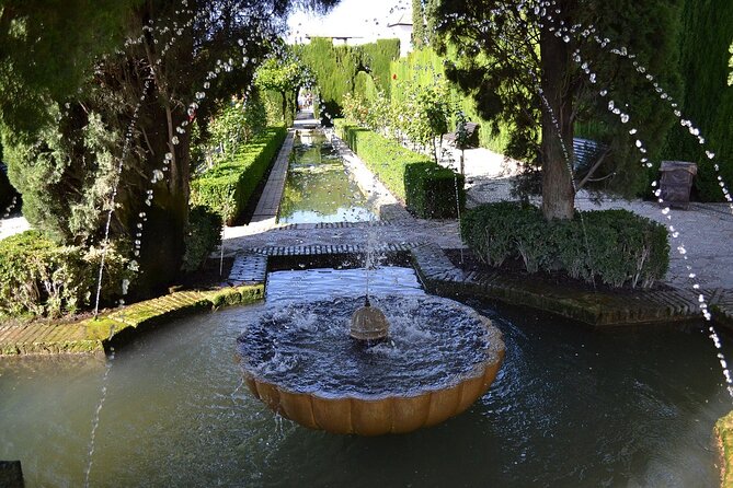 Alhambra al Completo, nazaries palaces, generalife palace - Nasrid Palaces: Courtyard of the Lions and beyond