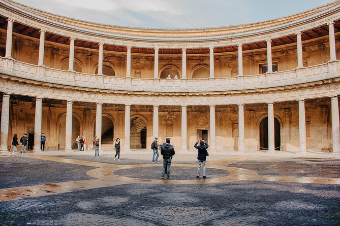 Alhambra and Generalife Skip-the-Line Ticket with Guide - Alcazaba: the oldest section and the view from power