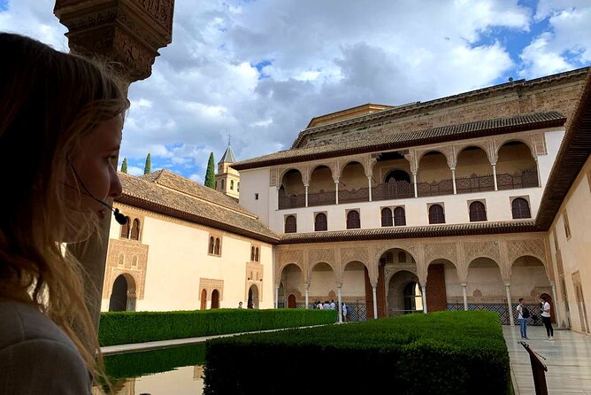 Alhambra and Nasrid Palaces Guided Tour with Tickets - Nasrid Palaces: court life made understandable, with clear photo rules