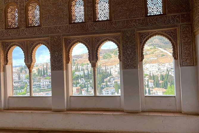 Alhambra and Nasrid Palaces Guided Tour with Tickets - Price and value: what $230 per person buys in real time