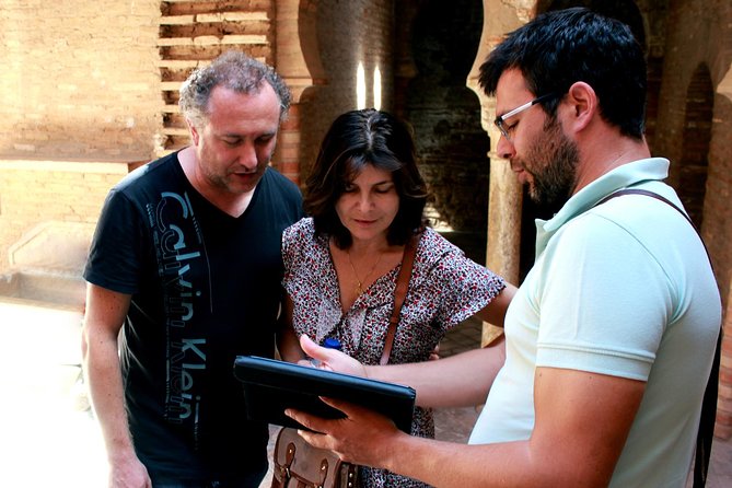 Alhambra and Nasrid Palaces Private Sensory Tour - Why the Alhambra feels different with a guide and headsets