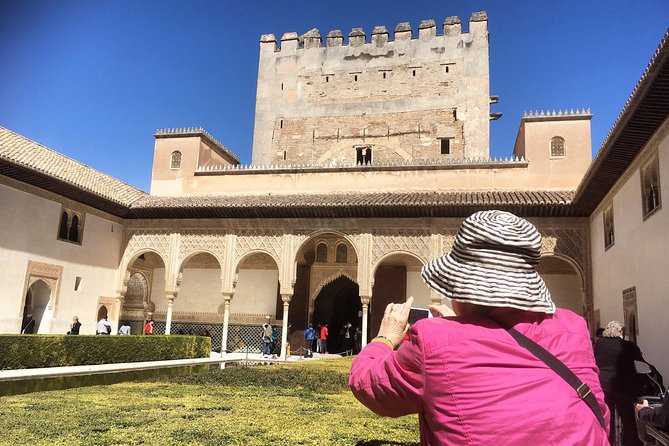 Alhambra and Nasrid Palaces Ticket with Audioguide - Stop 2: Generalife Gardens and What to Look For