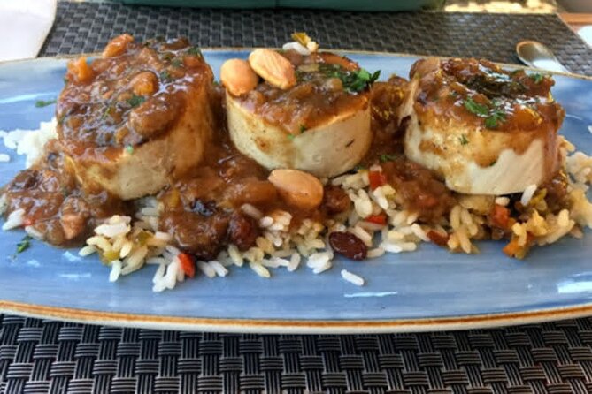 Alhambra and Nasrid Private Walking Tour with Food Tasting - Where this tour starts, and why that matters at 10:00 am