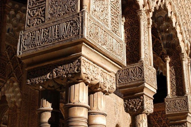 Alhambra &Charles Palace Guided Tour with Optional Nasrid Palaces - Key highlights to expect