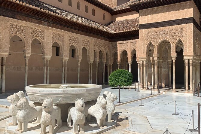 Alhambra: Complete Guided Tour with Nasrid Palaces Tickets - Alhambra in about 3 hours: how the route really works