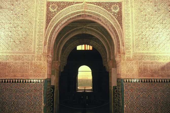 Alhambra Complete: Ticket Skip-the-Line Nasrid Palace and Generalife with Guide - Carlos V Palace: Renaissance geometry inside an Islamic palace city