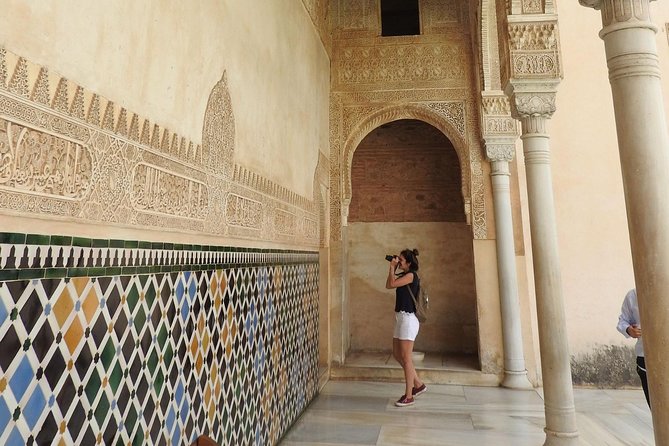 Alhambra daytime visit (8 people) - Why this Alhambra day visit beats the big-group shuffle