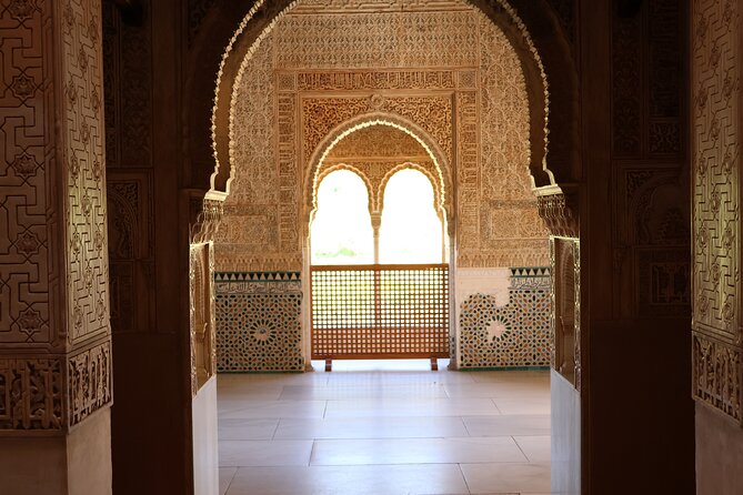 Alhambra Exclusive Tour with Tickets - Skip-the-Line Tickets and the Hidden Value of Time