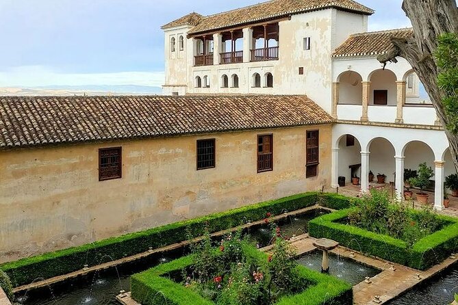 Alhambra Experience – Explore Nasrid Palaces & Generalife Gardens - Practical tips that help more than you think