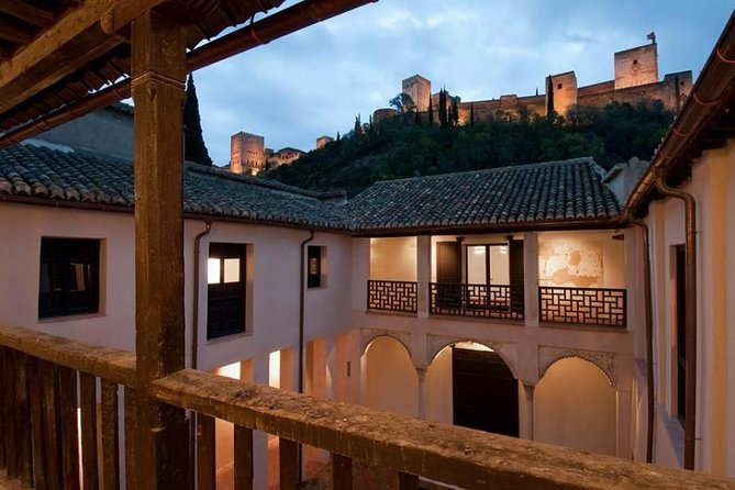 Alhambra&Generalife, Albaicín & Sacromonte Private Tour - Nasrid Palaces Stop: The Heart of the Visit (1 hour 15 minutes)
