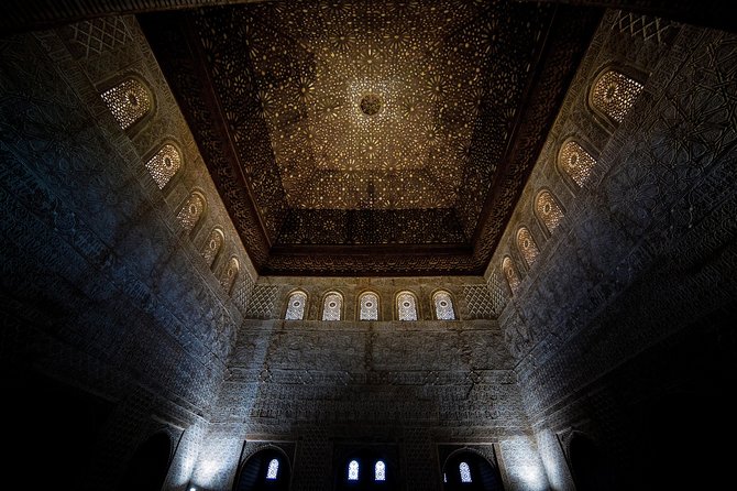 Alhambra & Generalife: Exclusive 3-Hour Private Tour with Tickets Included - Why this private Alhambra plan is such a smart use of limited time