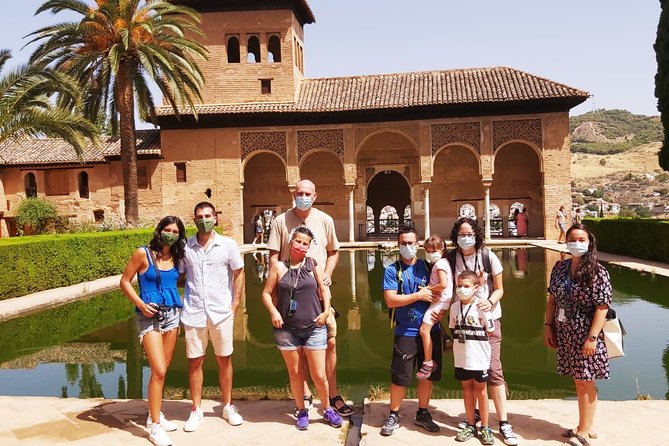 Alhambra, Generalife & Nasrid Palaces Guided Tour in Granada - Meeting at P.º del Generalife and What the 12:00 Start Means