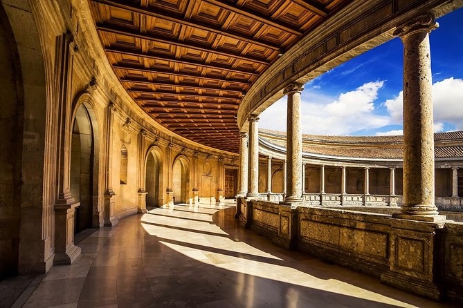 Alhambra & Generalife Skip the line Small Group including Nasrid Palaces - Nasrid Palaces: Comares, Mexuar, and the Palace of the Lions