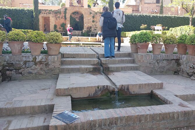 Alhambra Guided Tour, Nasrid Palaces and Generalife - How to plan your day around the tour