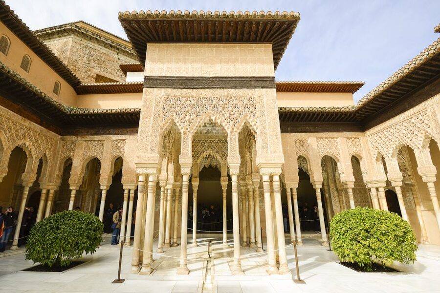Alhambra Guided Tour with Fast-Track Entry - Generalife Gardens: Fountains, Quiet Moments, and 45 Minutes That Matter