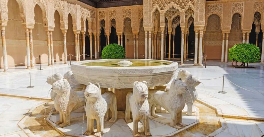 Alhambra & Nasrid Palace: Private Tour with Tickets - Key things to know before you go