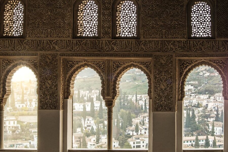Alhambra & Nasrid Palace: Private Tour with Tickets - Why the Alhambra needs a plan, and how this tour helps you
