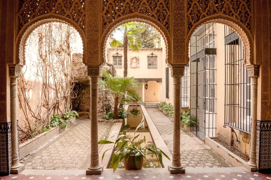 Alhambra & Nasrid Palace: Private Tour with Tickets - Generalife gardens: how the Alhambra relaxes its grip