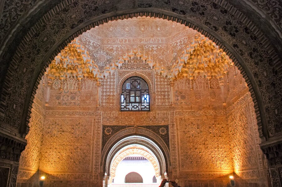 Alhambra & Nasrid Palace: Private Tour with Tickets - Guide quality you can actually feel, Lola, Jacqueline, Antonio