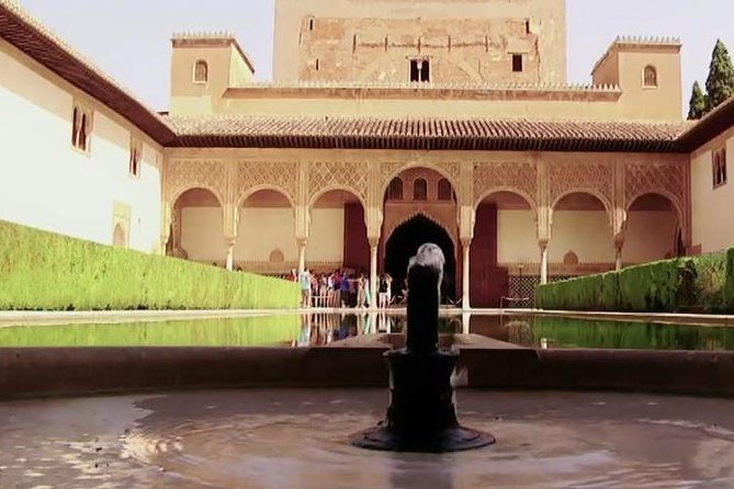 Alhambra Private/Small Group Tour & Nasrid Palaces Skip the Line - Meeting Point, Names, and the Alhambra Ticket Reality