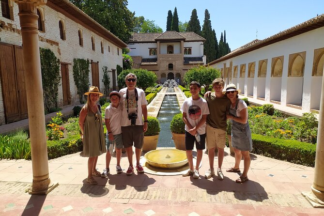 Alhambra : Private Tour for Families - Tickets included, plus premium Granada monument add-ons and audio rules
