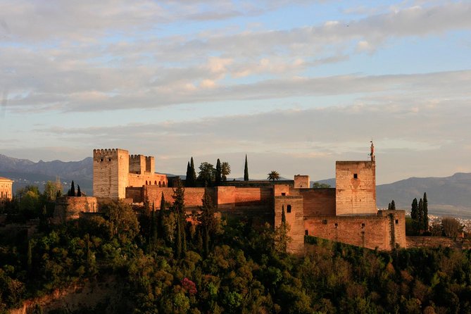 Alhambra Private Tour: Nasrid Palaces, Alcazaba and Generalife - What This Tour Feels Like On the Ground (And Who It Suits Best)