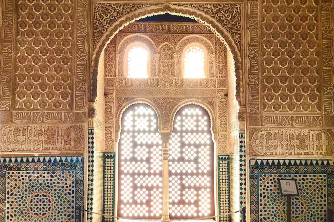 Alhambra Private Tour with Skip-the-line-tickets - Stop 3: Palace of Carlos V, Renaissance style inside Alhambra