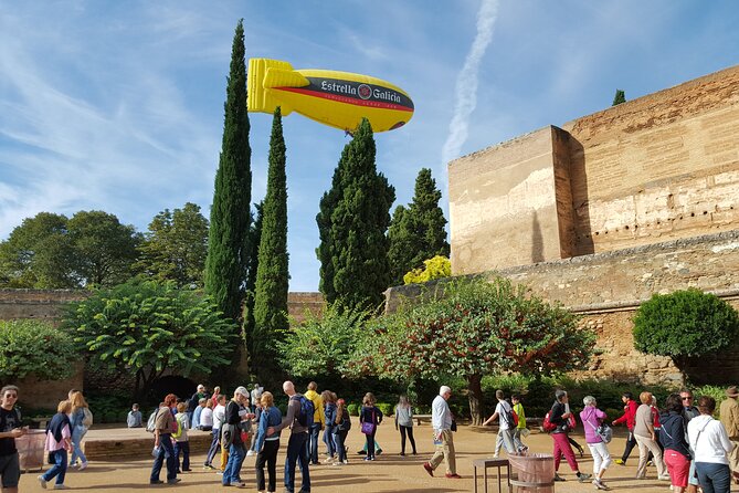 Alhambra private tour with tickets - Alcazaba Highlights: Panoramas Plus a Fortress Mindset