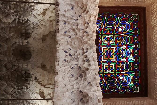 Alhambra private tour with tickets - Private Guide Flow: How You Benefit From Not Being Tethered to a Big Group