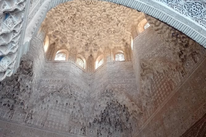 Alhambra private tour (without tickets) total/group Max 15 people - Alhambra in 2.5 Hours: Why This Private Format Feels Worth It