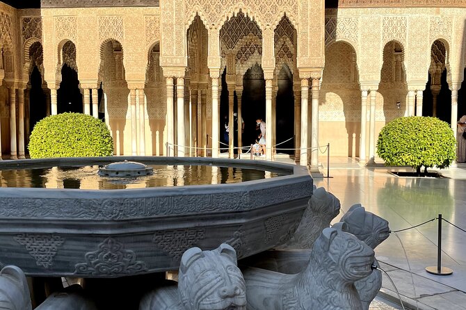 Alhambra private tour (without tickets) total/group Max 15 people - Generalife Gardens: Plant Aromas and the Garden Side of Al Andalus