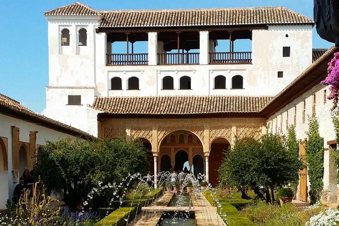 Alhambra private walking tour - Palace of Carlos V: Christian Renaissance style without the confusion