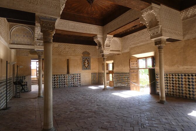 Alhambra Skip the Line Premium Guided Tour - Generalife gardens and the Nasrid idea of leisure
