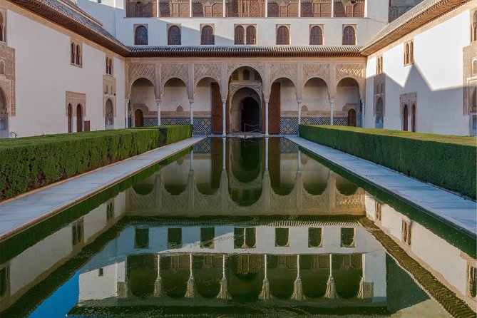 Alhambra Skip-the-line Private Tour including Nasrid Palaces - Comfort, walking, and how to prepare for a smooth 3 hours