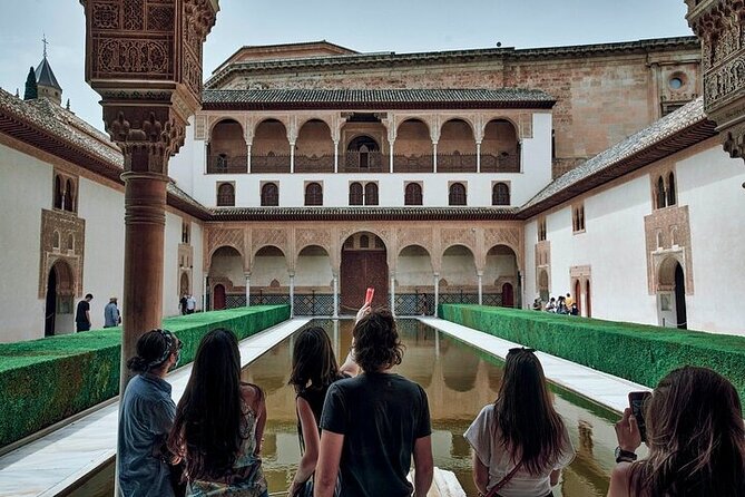Alhambra Ticket Last Minute Deals - Entering The Alhambra complex: what the guide helps you see