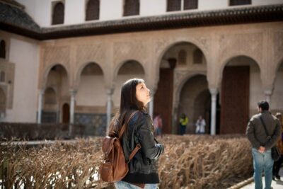 Alhambra Tour and Nazaries Palaces with Hammam Massage Experience