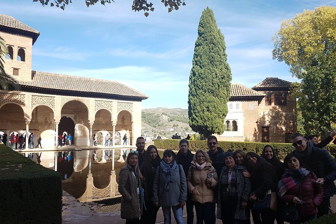 Alhambra Tour :Generalife Gardens ,Palaces and towers.Skiptheline - The fortress zone: finishing with big-site scale