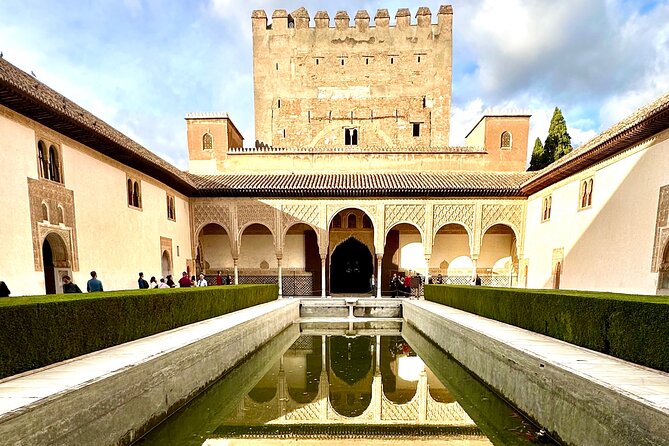Arabic Private tour Alhambra (Not Included Ticket ) - Your 3-hour route, stop by stop (Nasrid Palaces, Generalife, Alcazaba)