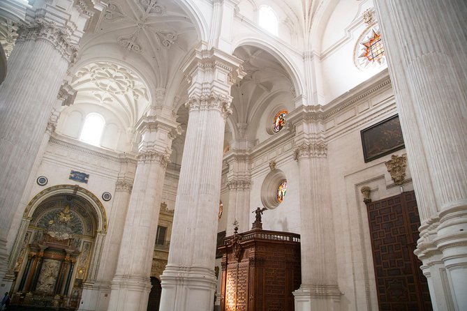 Best of Granada guided tour - Plaza de Bib-Rambla meet-up and a 3-hour game plan