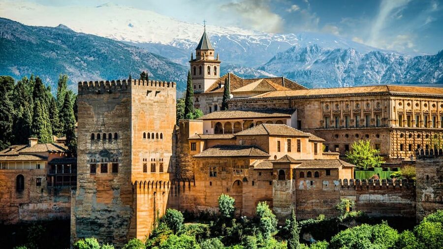 Best of Granada: Private Walking Tour with a Local - Albaicín: walking the neighborhood like you actually belong there