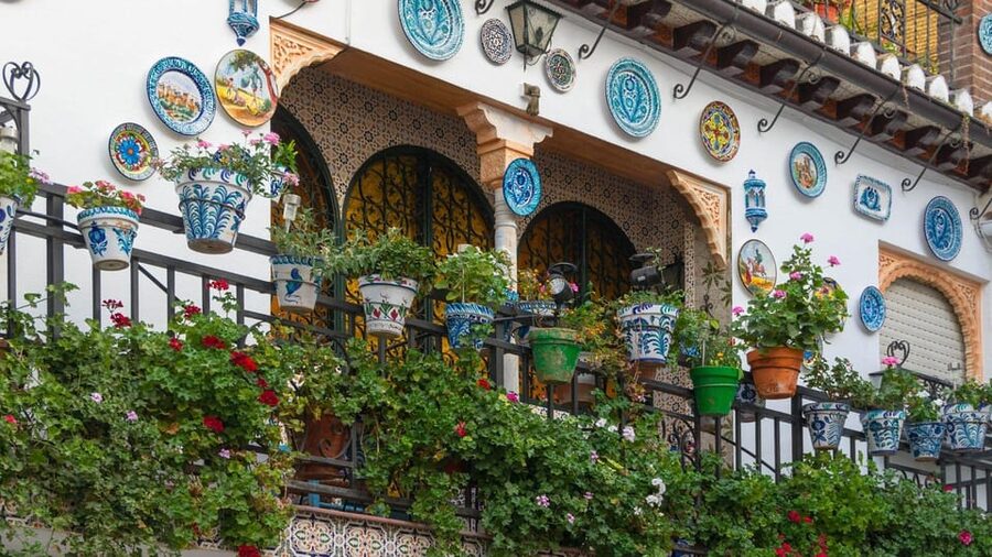 Best of Granada: Private Walking Tour with a Local - Paseo de los Tristes: atmosphere and the local rhythm beyond the crowds