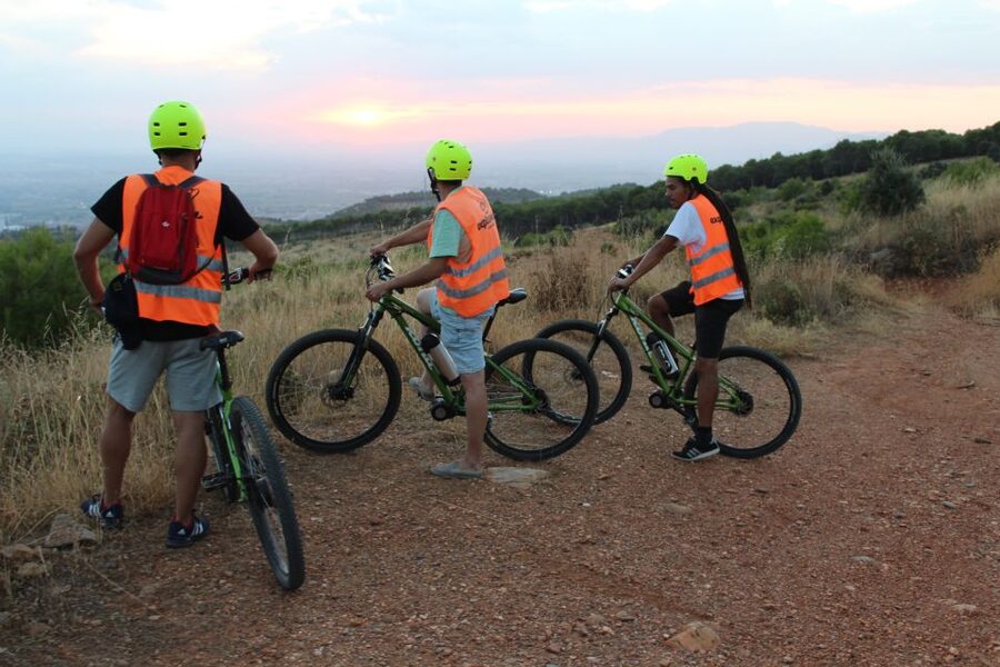 Electric Bike Tour with 2 Options to Explore Granada - Meeting at Cuesta de Gomérez and the 10-Minute Training