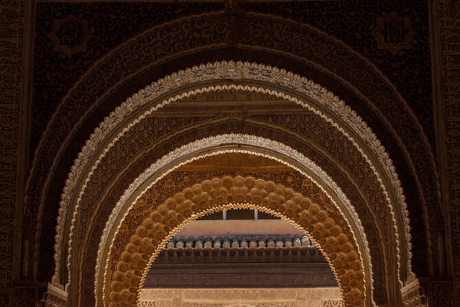 Exclusive Private Alhambra Tour with a Historian - Stop 1: Generalife gardens, summer-palace mood in the first hour