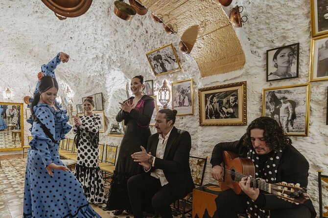 Flamenco show at Cueva Los Amayas, in Sacromonte - Finding Cueva Los Amayas on the Sacromonte Hill Without Stress