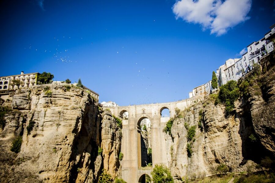From Granada: Top Sights of Ronda Tour - Getting There in Comfort: The 7-Hour Rhythm of the Day Trip